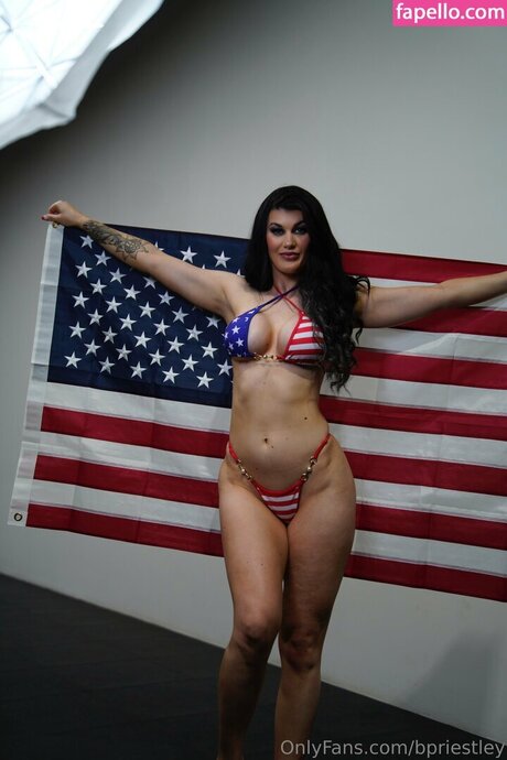 Bea Priestley スター 裸 写真