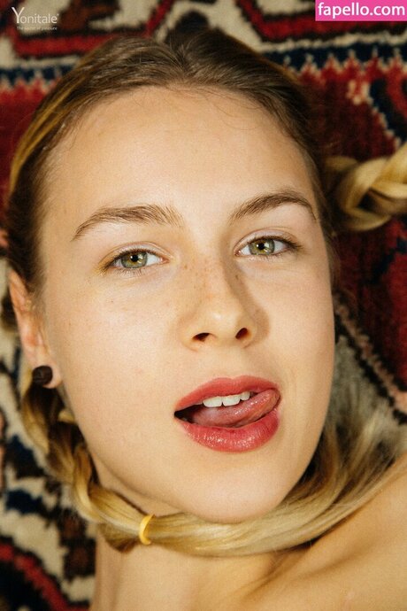 Alecia Fox 完璧な女優 写真