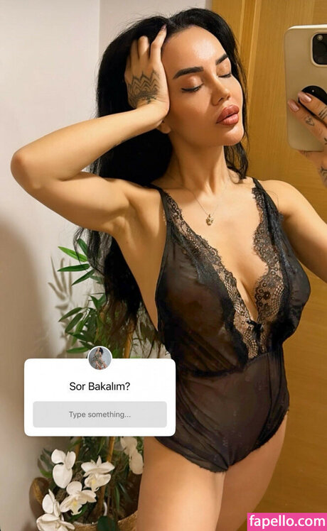 Melek z a an ポルノ女優 写真