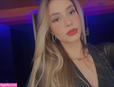 Julia Castrom 完璧なスター 写真