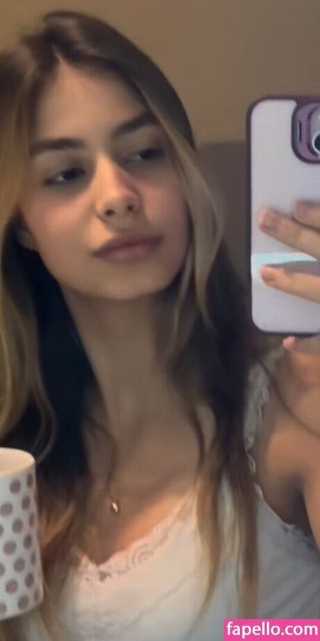 Julia Castrom 裸のモデル 写真