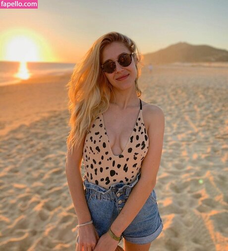 Lisa Gilroy かわいいポルノスター 写真