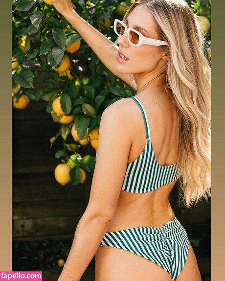 Lisa Gilroy 裸の女優 写真