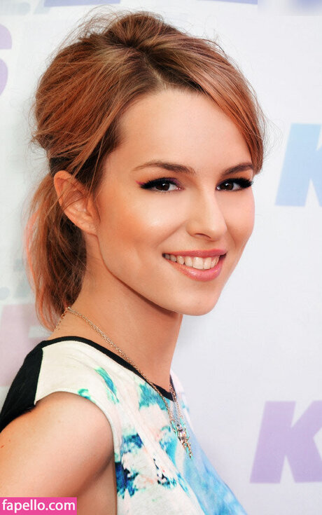 Bridgit Mendler ポルノスター ベスト 写真