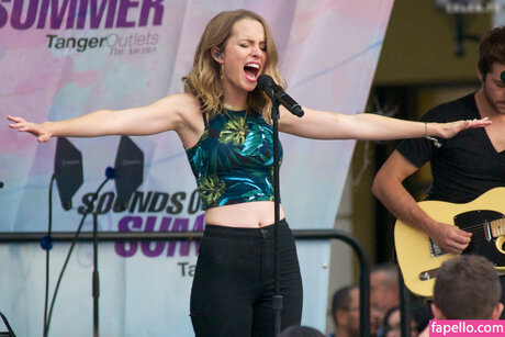 Bridgit Mendler ポルノスター ホット 画像