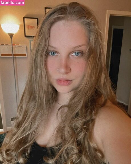 Ivy Andrews ヌードモデル ギャラリー