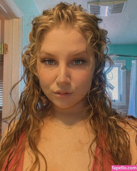 Ivy Andrews 女優 写真
