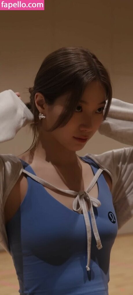 Kazuha Nakamura 独占スター 写真