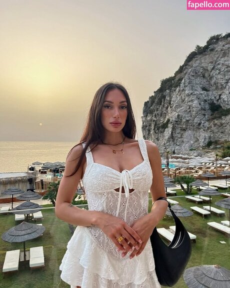 Eleonora Garrioli 裸モデル 写真