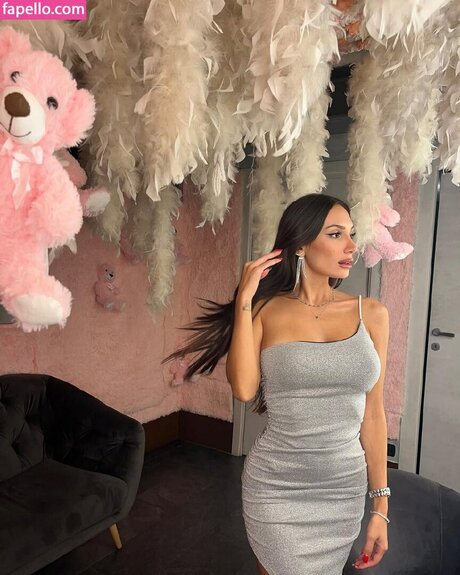 Eleonora Garrioli 完璧なスター 写真