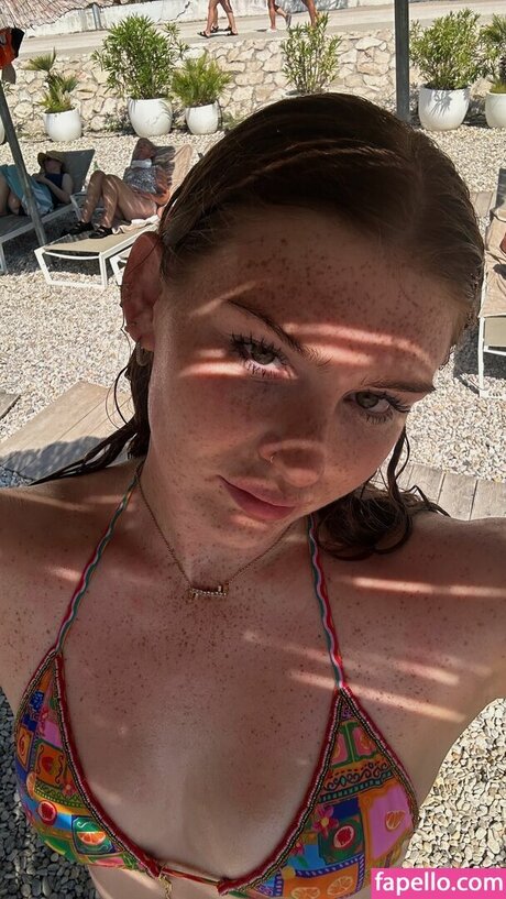 Freya Anderson 限定スター 写真