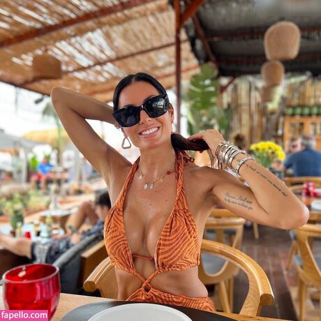 Elisabetta Gregoraci 高品質のポルノスター 写真