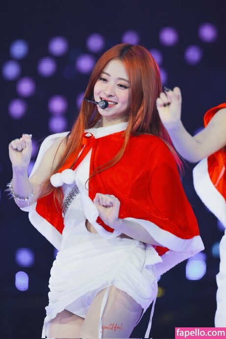 Huh Yunjin エロティックなモデル 画像