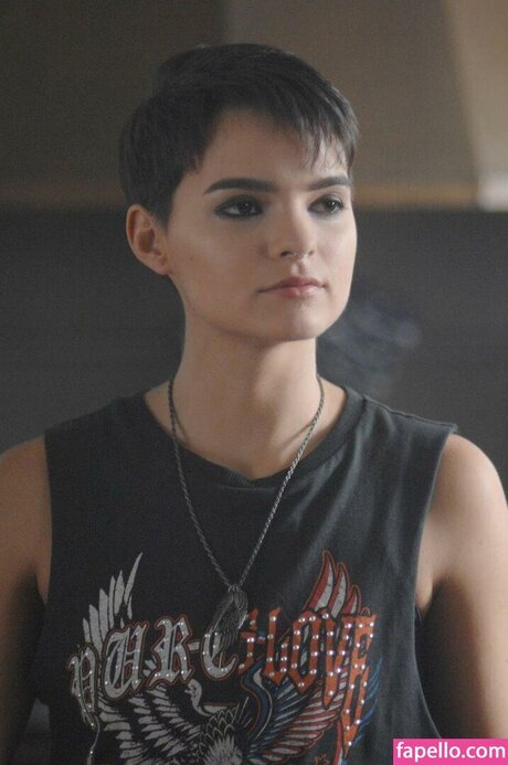 Brianna Hildebrand ポルノモデル ギャラリー