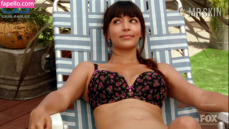 Hannah Simone エロティックなスター 画像