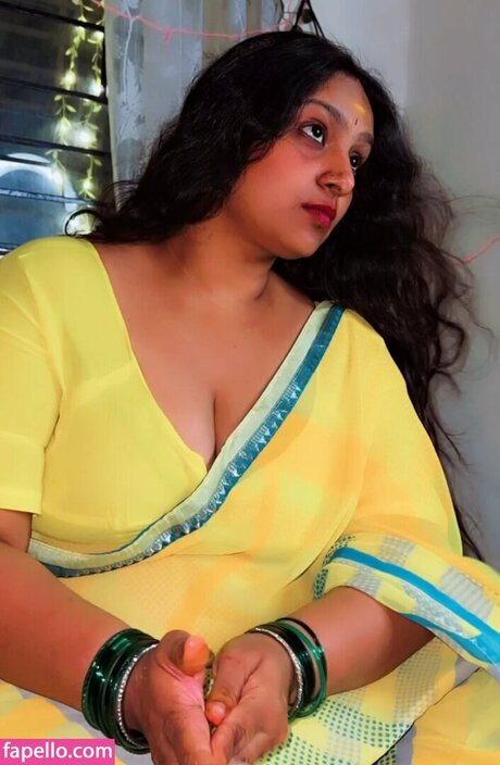 Anupamaswathi 美しいポルノスター 写真