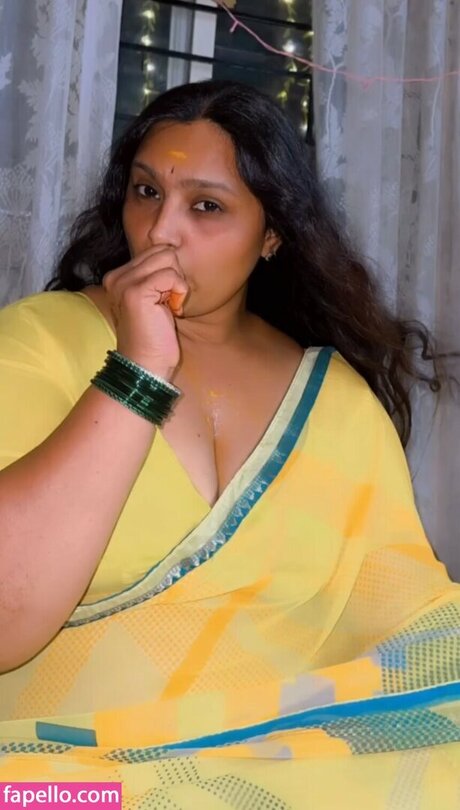 Anupamaswathi ヌードのポルノスター 写真