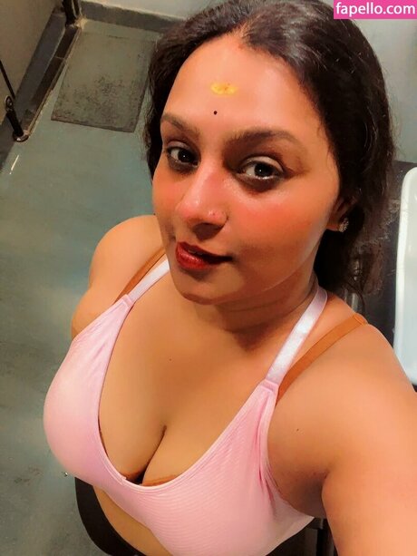 Anupamaswathi ポルノスター セックス 画像
