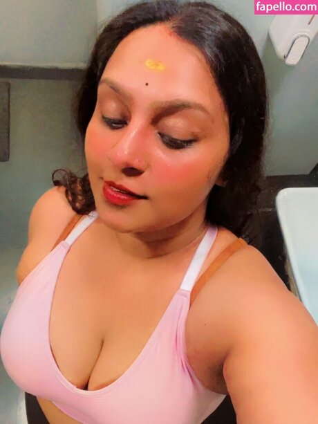 Anupamaswathi ヌード女優 写真