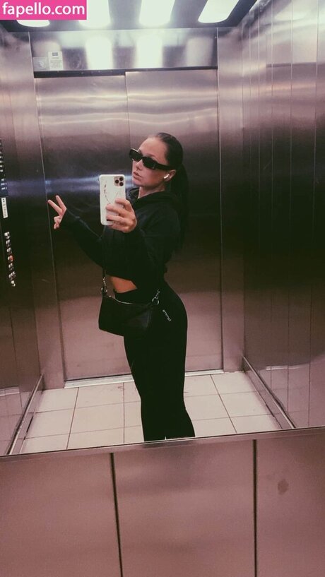 Alexandra Hetland Johnsen エロティック女優 画像