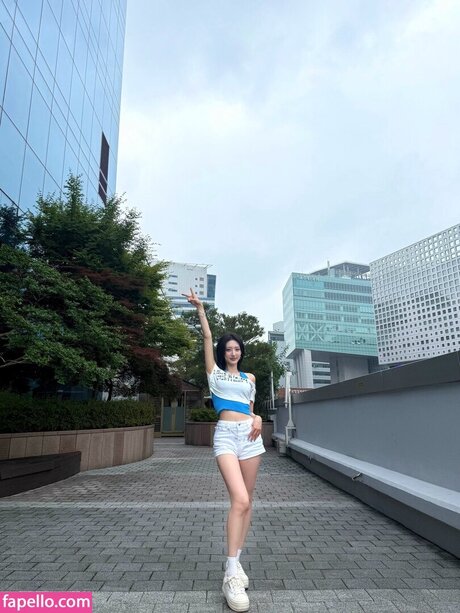 Hwiseo 高品質モデル 写真