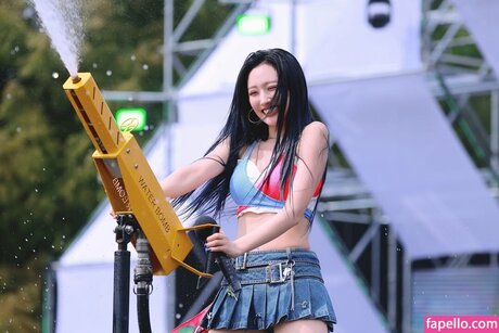 Hwiseo セックススター 画像