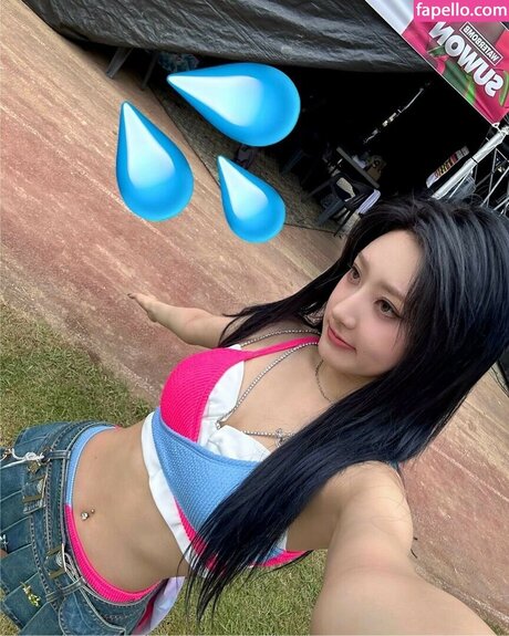 Hwiseo ヌードモデル 画像