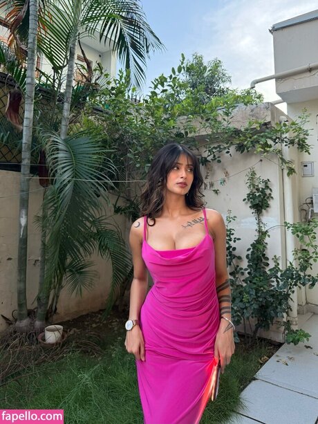 Shambhavi Singh 美しいモデル 画像
