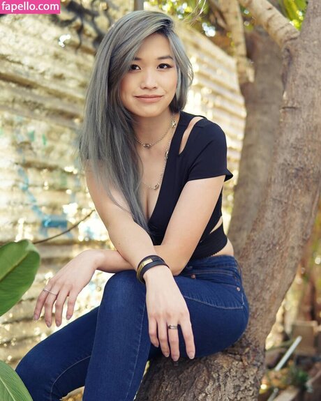 Julia Chow xxxスター 画像