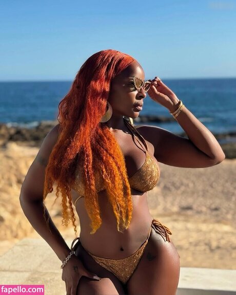 Mary J Blige セクシーモデル 画像
