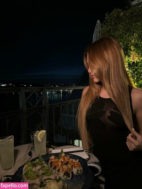 influesii753 xxxモデル 写真