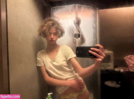 Ava Kalitowski HDモデル 写真