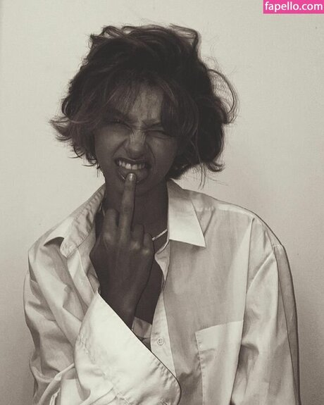 女性ボディビルダー オンリーファンズ 裸 写真