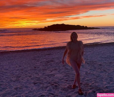 June Diane Raphael トップモデル 写真
