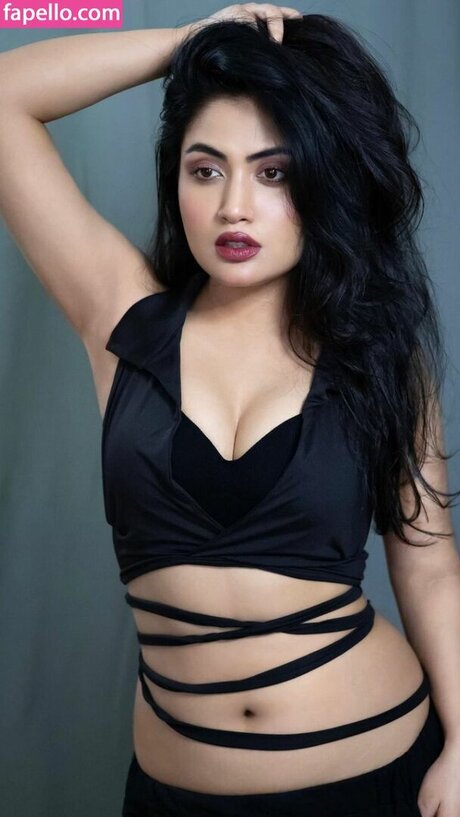 Manvi Chugh ポルノスター 画像