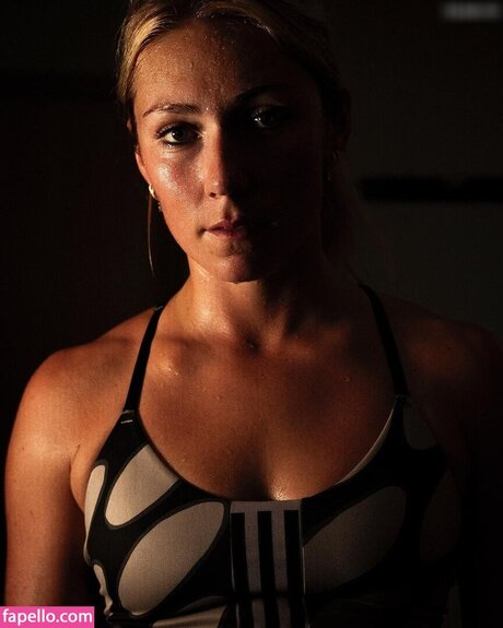 Mikaela Shiffrin ポルノスター 高品質 画像