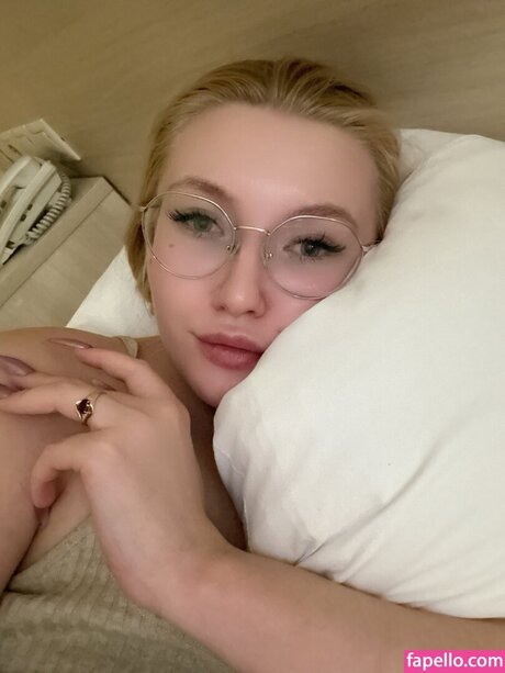 Elena Kyalviyainen セクシーなスター アーカイブ