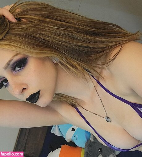 amethystfoxx ヌード女優 ギャラリー