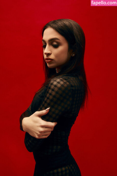 Josie Totah ポルノスター xxx ギャラリー