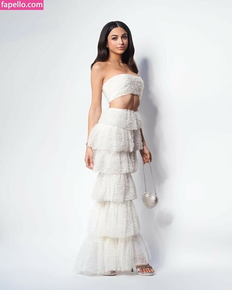 Josie Totah ポルノモデル 画像