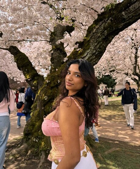 Abby Govindan トップポルノスター 画像