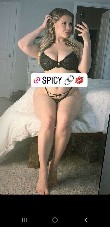 Erin Nicole アダルトスター 写真