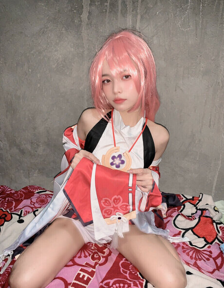 Shayri May Tagyamon ヌードスター ギャラリー