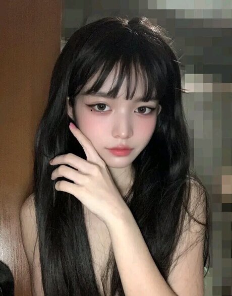 Shayri May Tagyamon ポルノモデル 画像