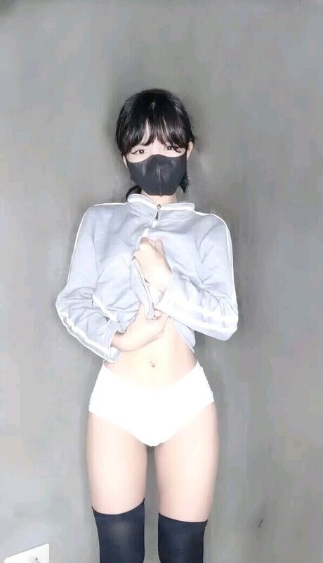 Shayri May Tagyamon セックススター 画像