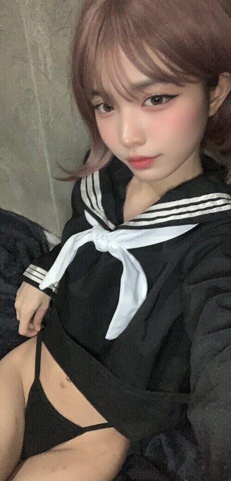 Shayri May Tagyamon 裸のモデル 画像