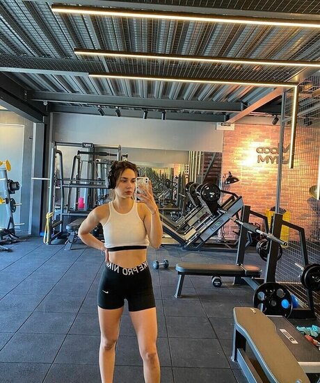 zeynepsedefaydemir ポルノスター トップ 画像