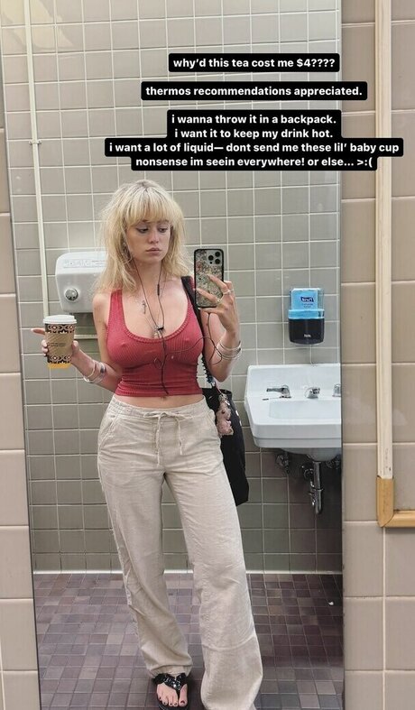 Ella Ballentine セクシーモデル 写真