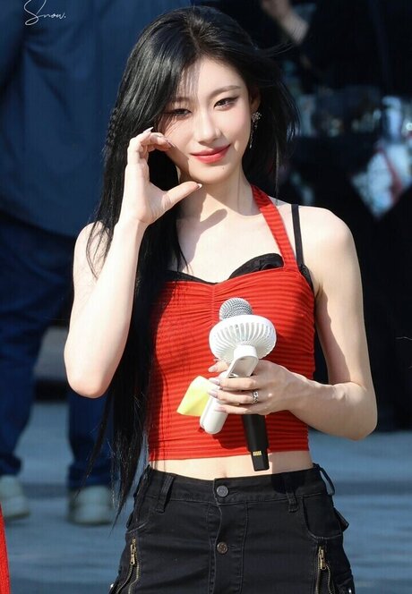 Chaeryeong ポルノスター 写真