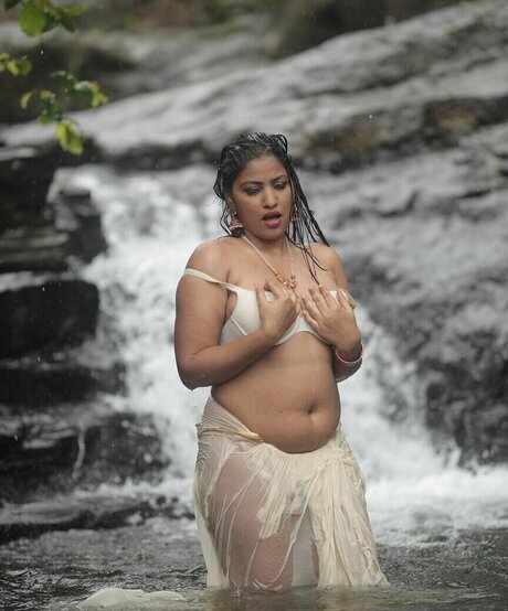 Anjali Gaud 最高のスター 画像